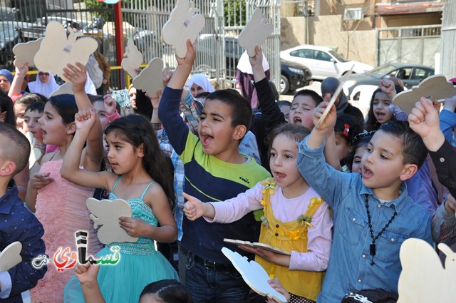 كفرقاسم – فيديو: بساتين الامل, السلام , والمحبة تحتفل بعيد الام على انغام عمو انس وجوقته ..